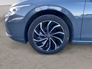 VOLKSWAGEN Golf Variant 1.0 eTSI EVO DSG Life 8