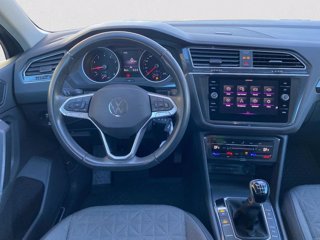 VOLKSWAGEN Tiguan 1.5 TSI ACT Life 9